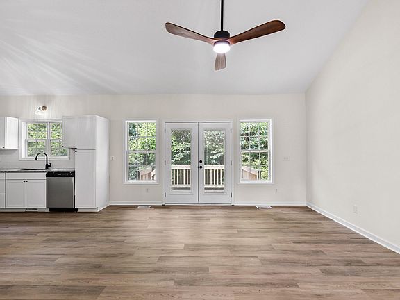 5th image of 469 Hunter Way