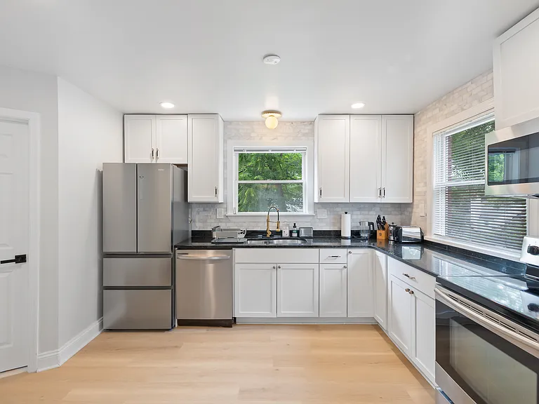 4225 E West Hwy — Photo 5