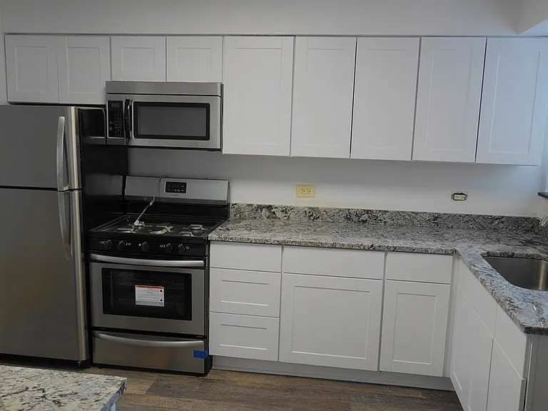 Kenyon St — Photo 3