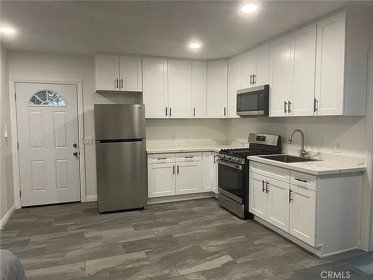 3062 Monroe St — Photo 1