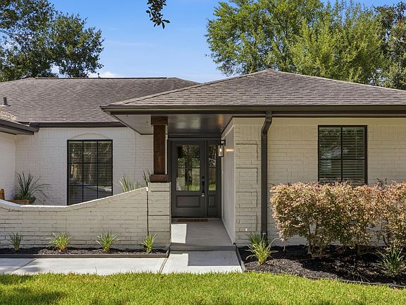 3rd image of 14035 Pinerock Ln