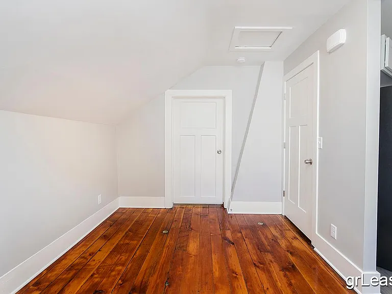 25 Seward Ave NW #2 — Photo 4