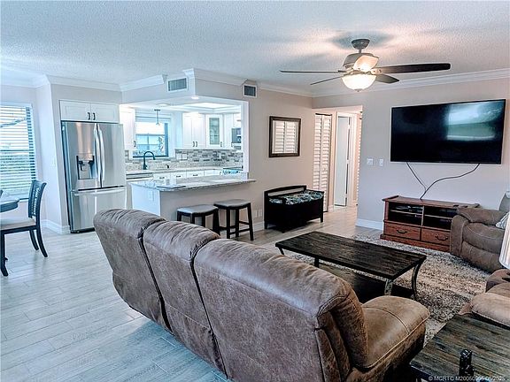 4th image of 741 SW South River Dr APT 107