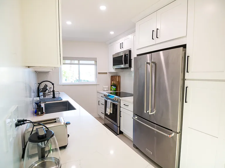 8401 Fountain Ave #4 — Photo 13