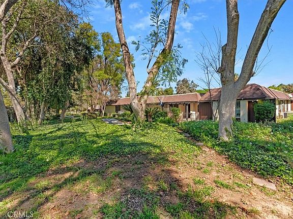 4th image of 2764 Tropicana Dr