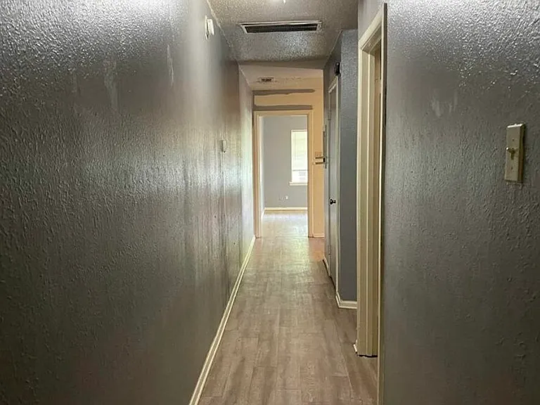 1437 S Rusk St — Photo 6