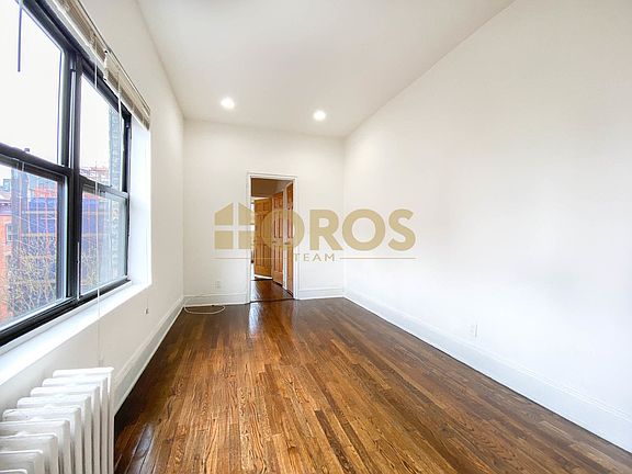 4th image of 233 E 3rd St APT 4C
