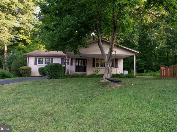 9002 Barb Anne Ct, Springfield, VA 22152
