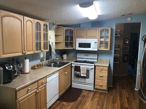3rd image of 10625 Saginaw Dr