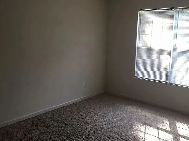 4013 Masonboro Loop Rd — Photo 7