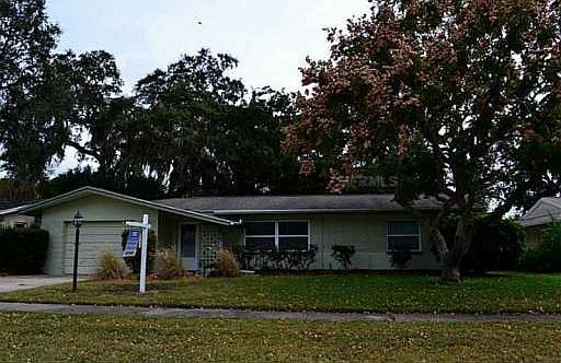 2nd image of 1745 Woodridge Dr