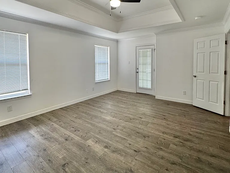 14410 Mangold Ln — Photo 17