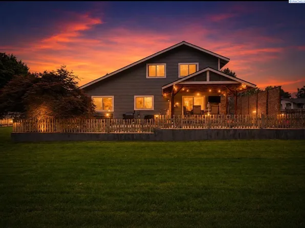 203 E 45th Pl, Kennewick, WA 99337
