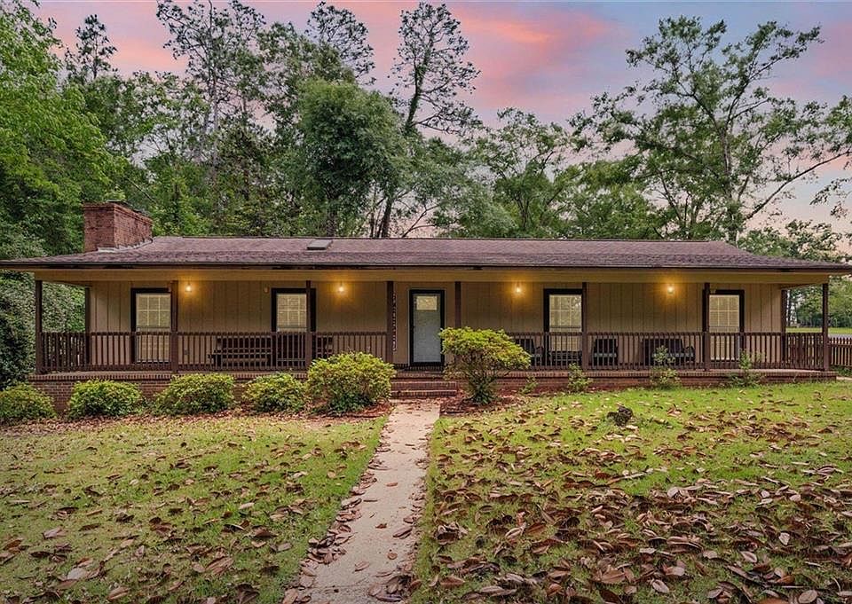 1st image of 806 Lakeview Dr
