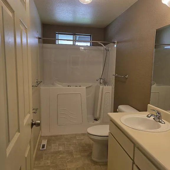 300 Shafer Ln #I3 — Photo 8