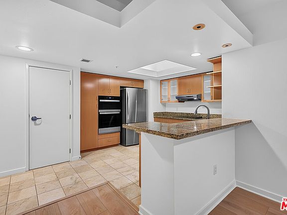 4th image of 13700 Marina Pointe Dr Unit 932