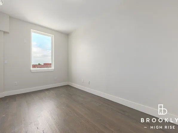 1692 Pacific Street image 6 of 9