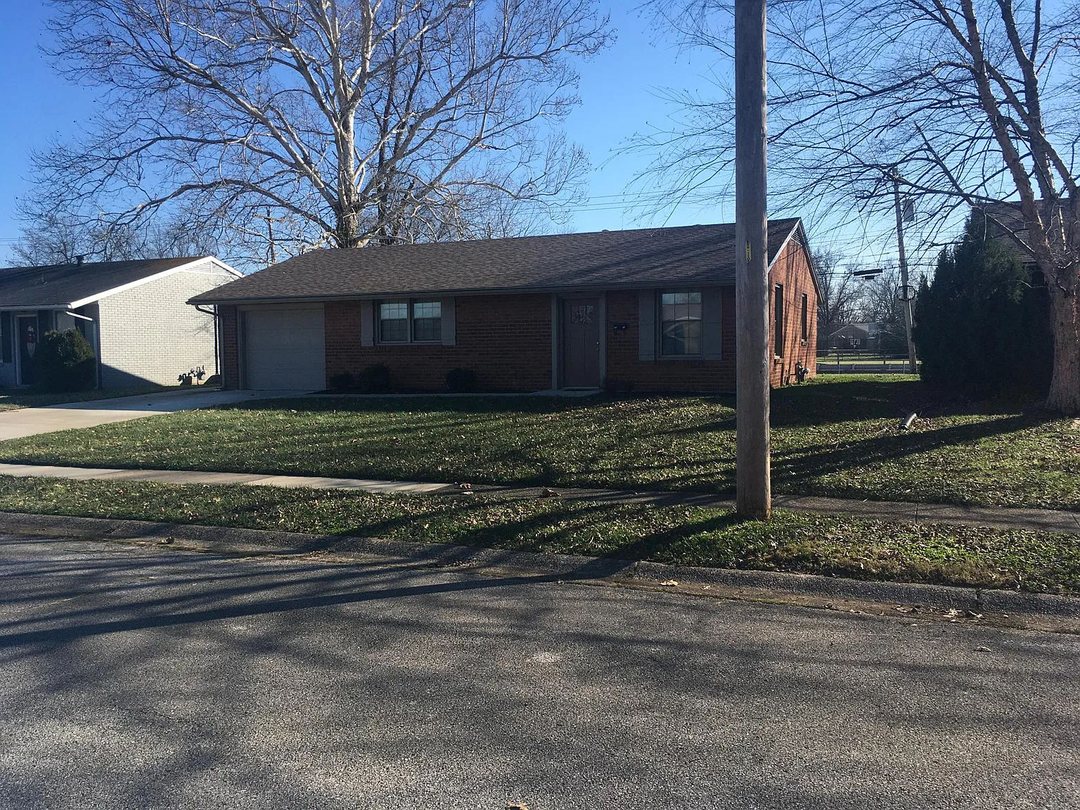 2054 Wyandotte Ave photo 1