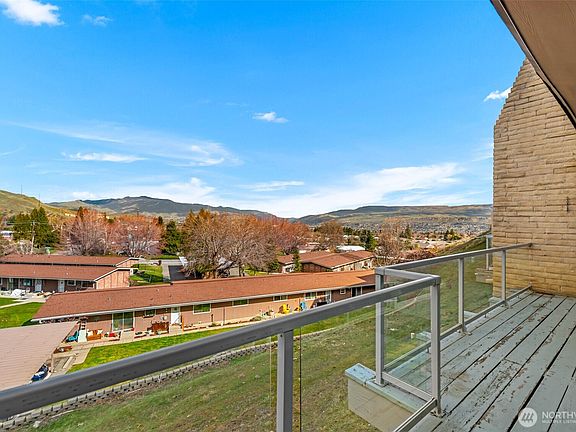 3rd image of 1818 Skyline Drive #21