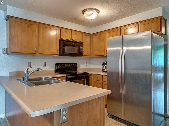 3rd image of 506 SE 157th Ave #43