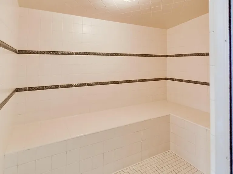 850 Beech St — Photo 24