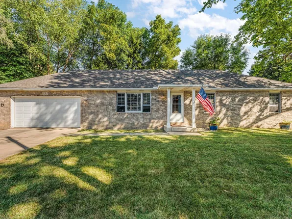 202 Pulaski St, Kouts, IN 46347