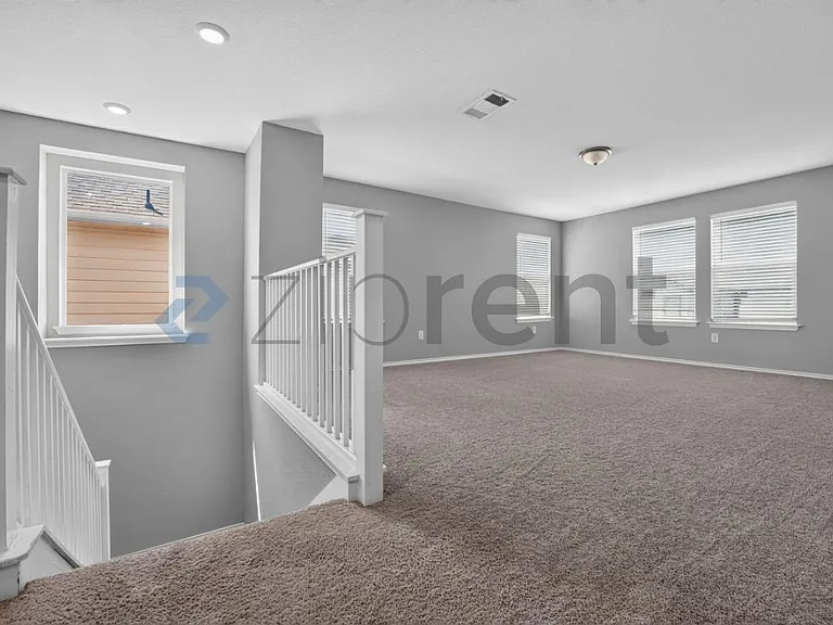 536 Ayinger Ln — Photo 26