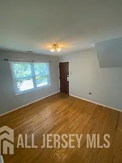1105 N Oaks Blvd — Photo 2