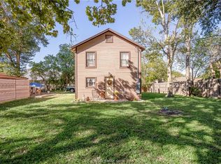 432 Wood St, Navasota, TX 77868