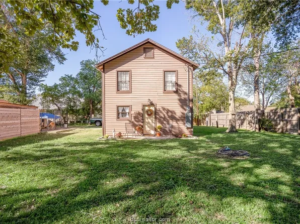 432 Wood St, Navasota, TX 77868