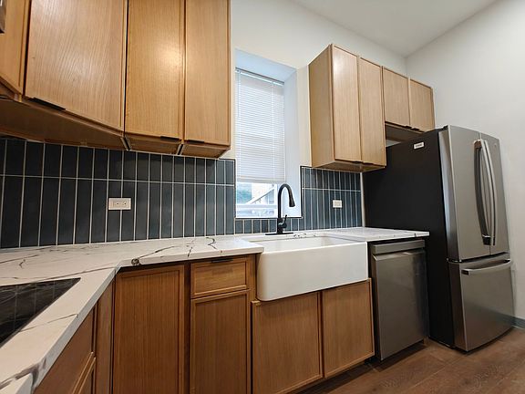 3rd image of 1001 W 31st St #1-C