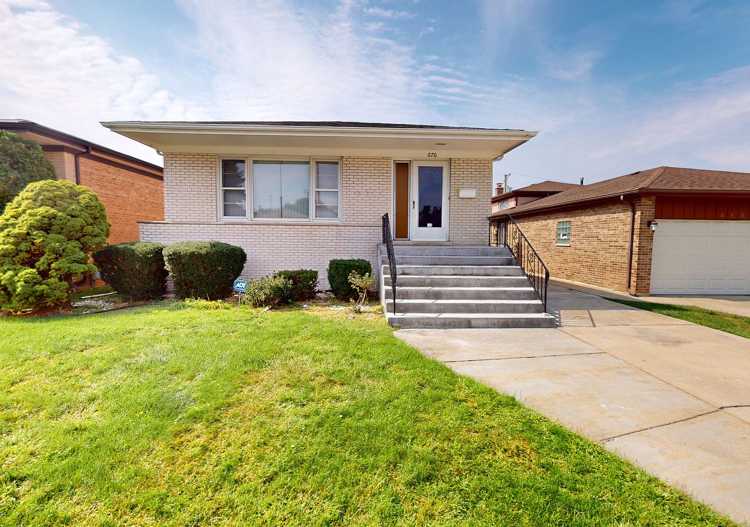 670 Escanaba Ave, Calumet City, IL 60409 Zillow