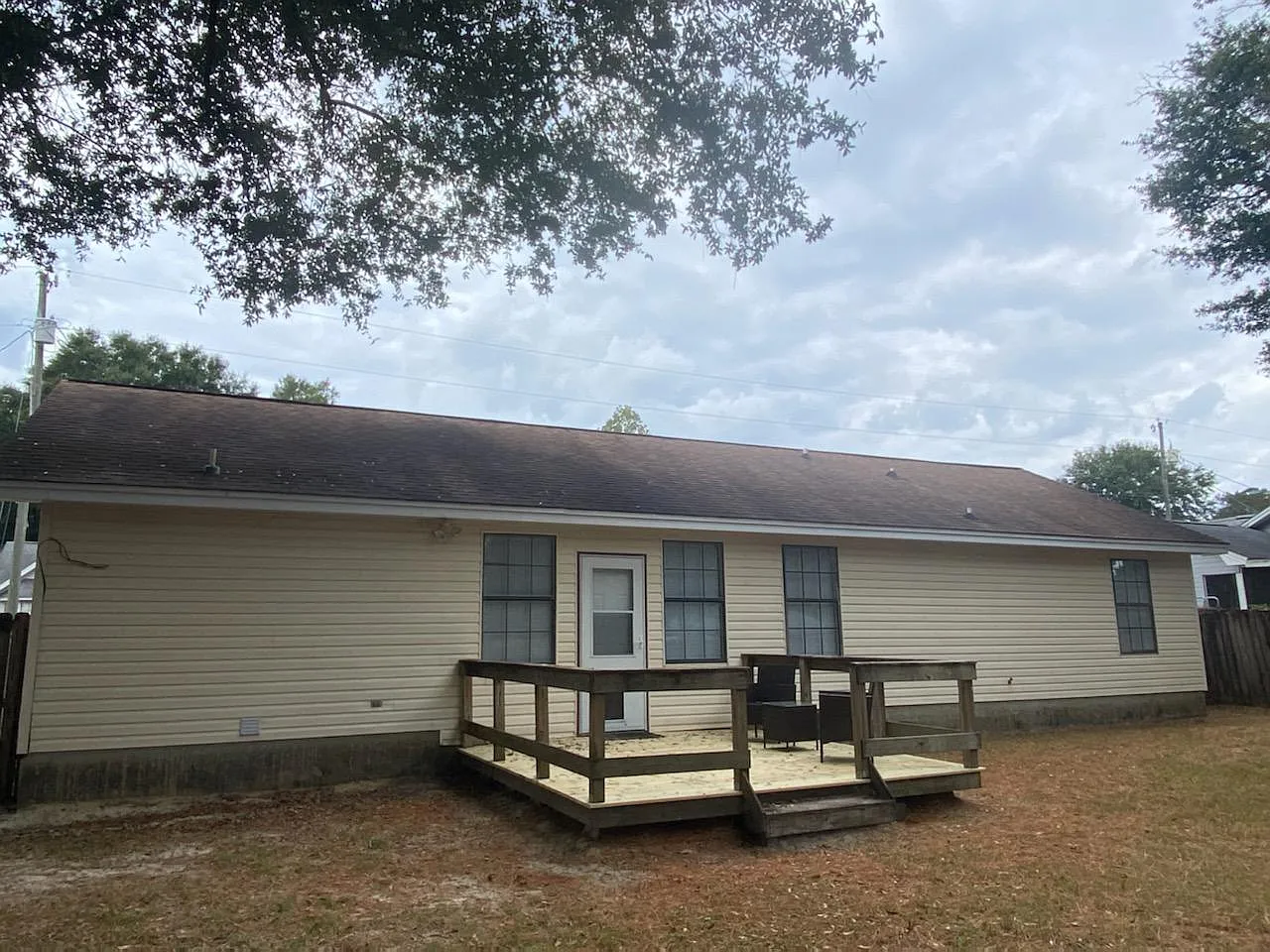 406 Oak Pl — Photo 2