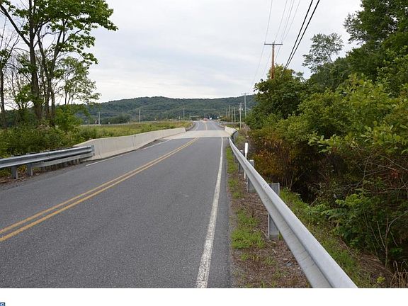 4th image of 471 Lake Front Dr