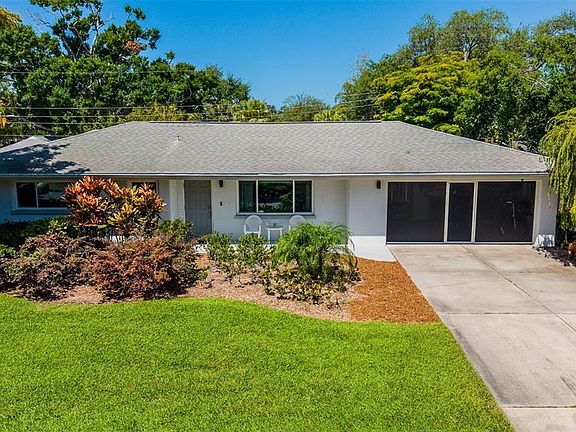 3rd image of 2747 Jefferson Cir