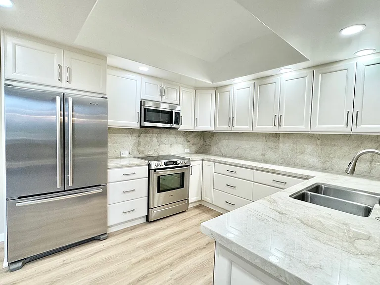 1200 Riverside Dr #1270 — Photo 9