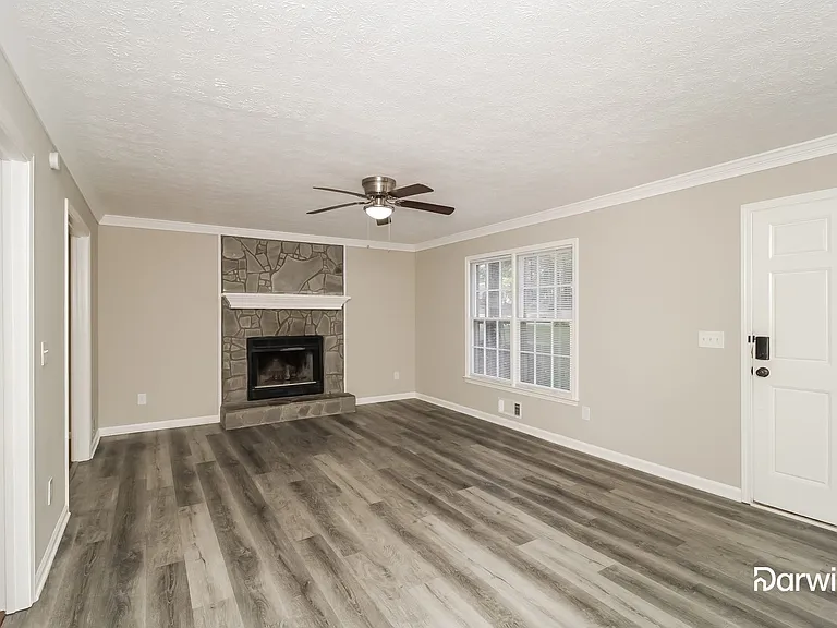 48 Justin Dr — Photo 5
