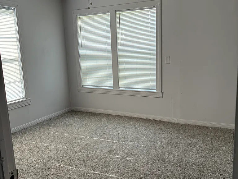 904 Alamo St — Photo 4