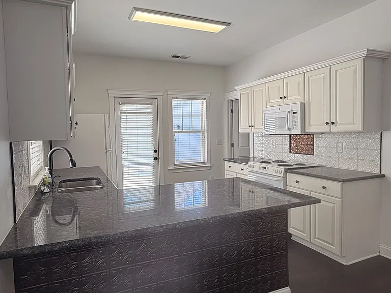 11341 Charlotte View Dr — Photo 6