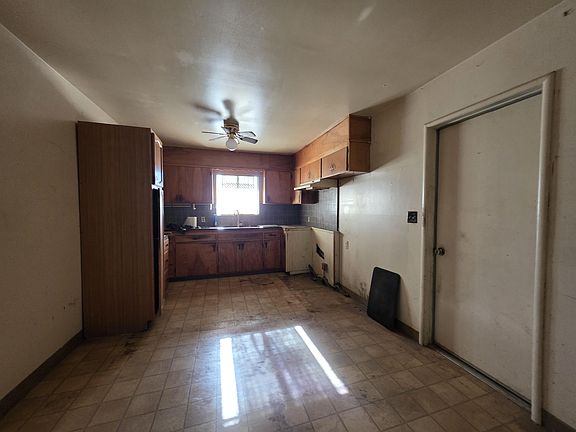 4th image of 2001 N Burl Drive
