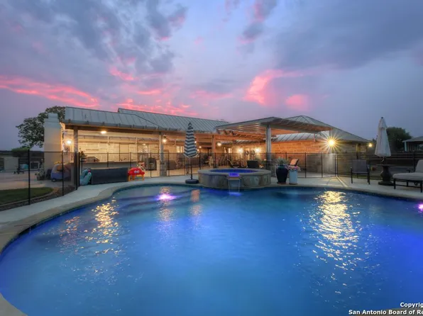 3840 RAKOWITZ RD, Adkins, TX 78101