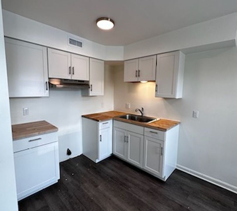 1st image of 7437 Private Ln #1