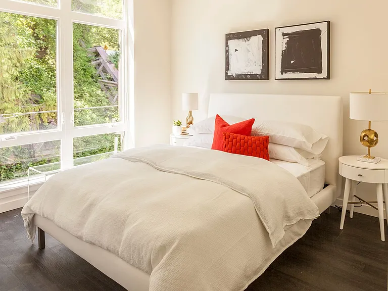 Welcome to Dexter Hayes! Modern convenience with exceptional views! — Photo 44