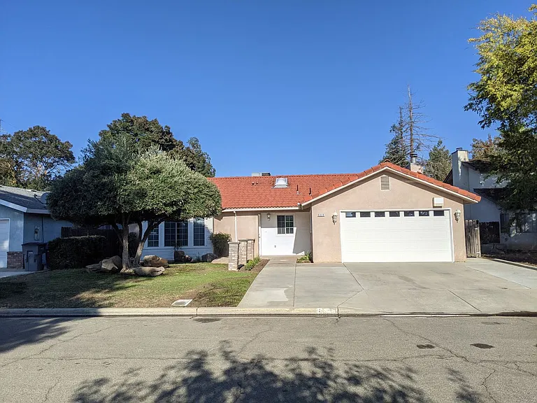 6339 N Delbert Ave — Photo 9
