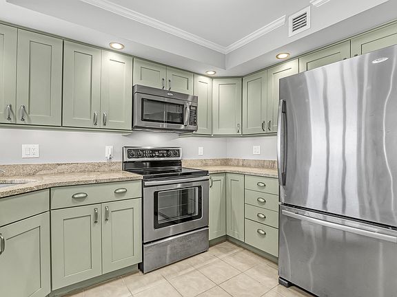 5th image of 2800 N Ocean Drive #A-22A