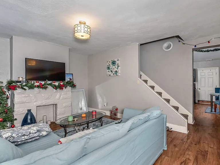 1411 Bingham St — Photo 1