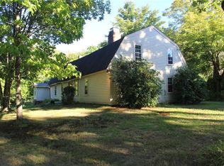 726 Reservoir Rd, Pascoag, RI 02859