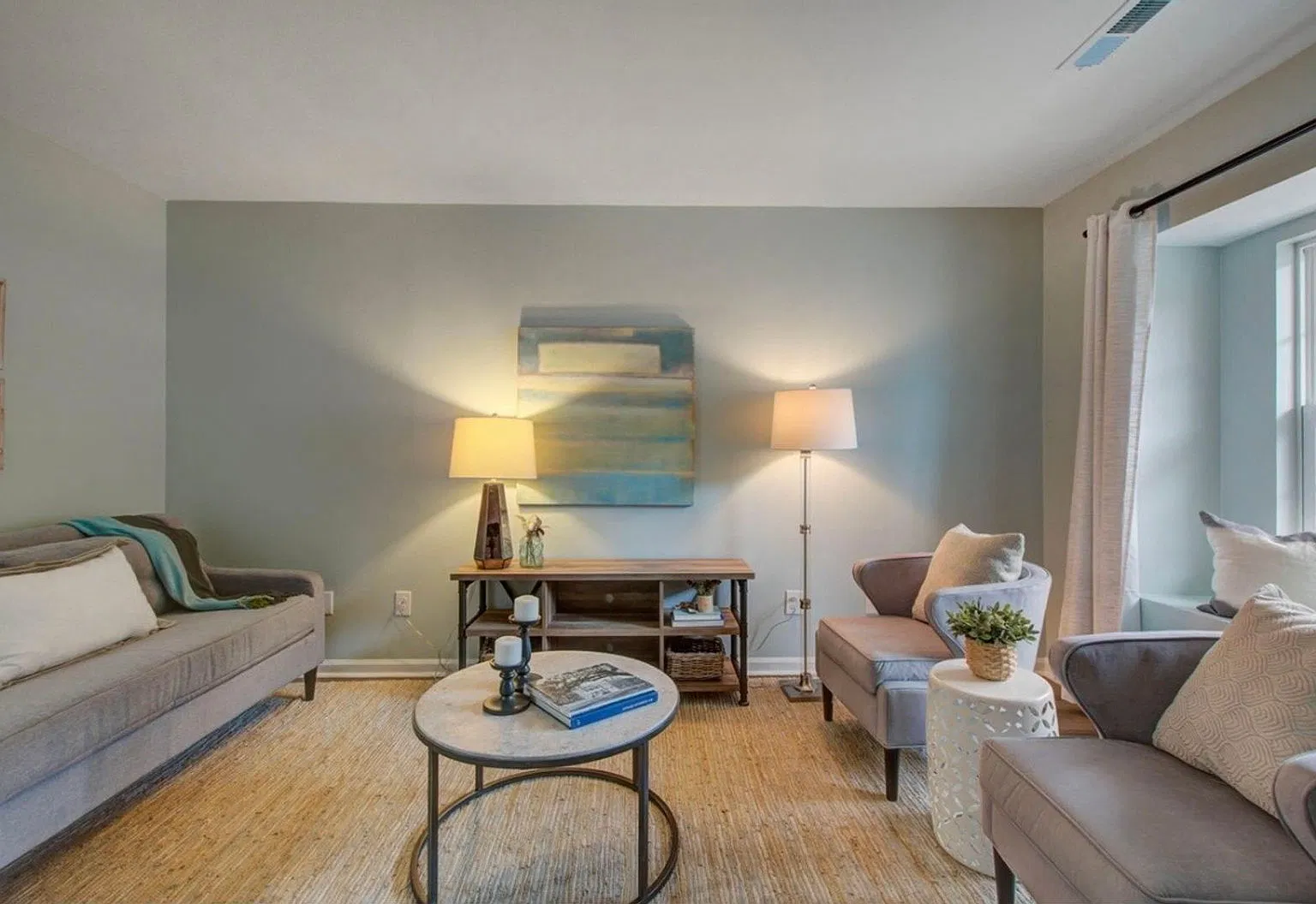2 bed, 1.5 bath, 1168 sqft, $2,265 — Photo 1