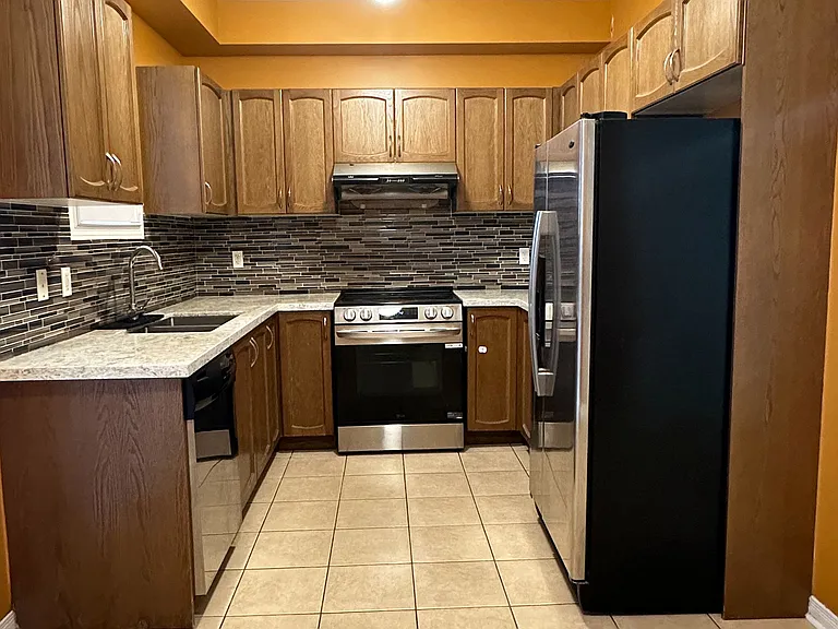 83 Jack Monkman Cres #MAIN — Photo 2