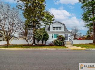 15 N Riverview Ave, Edison, NJ 08817